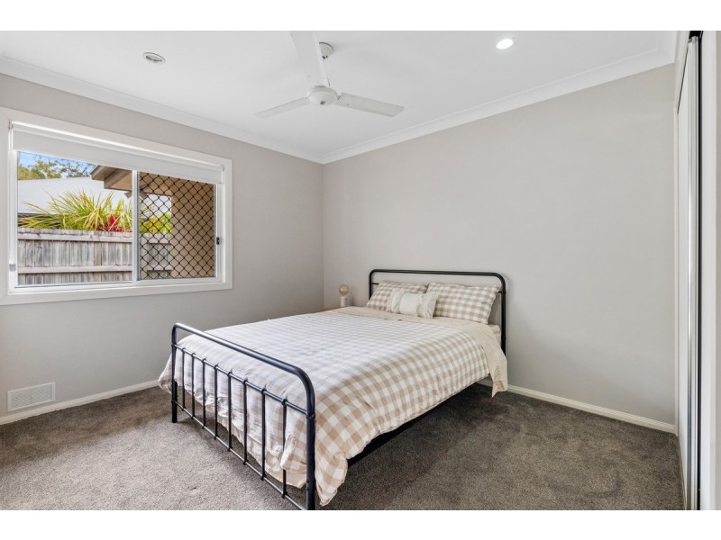 6 Mervyn Crescent, Redland Bay QLD 4165