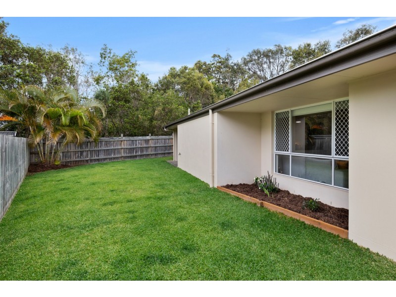 6 Mervyn Crescent, Redland Bay QLD 4165