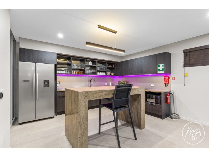 305/152-154 Middle Street, Cleveland QLD 4163