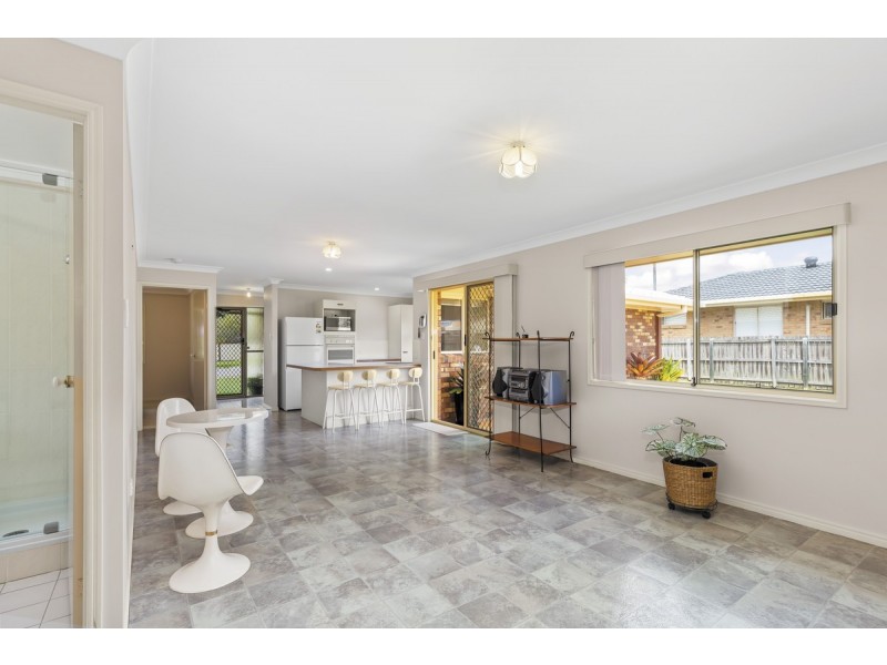 7 Poinciana Avenue, Victoria Point QLD 4165