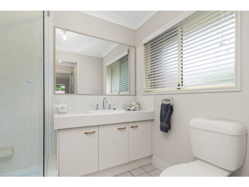 7 Poinciana Avenue, Victoria Point QLD 4165