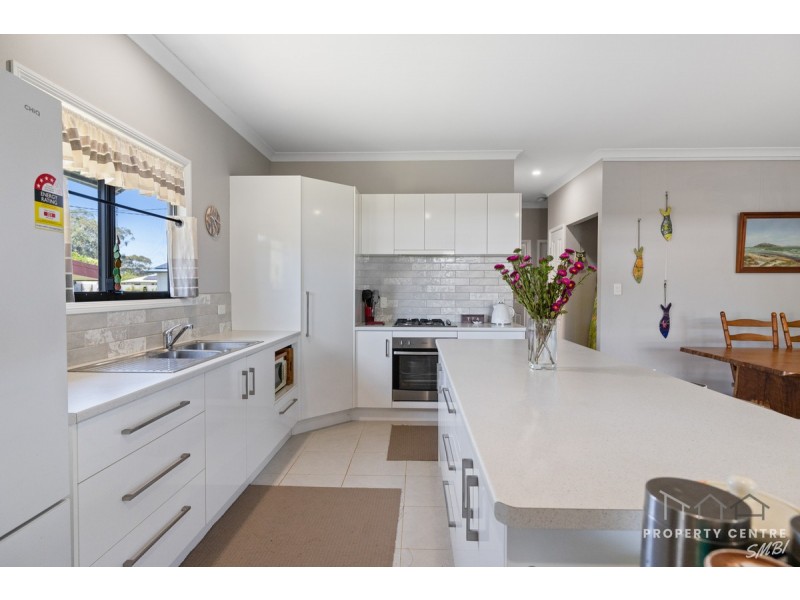 15 Banksia Street, Russell Island QLD 4184