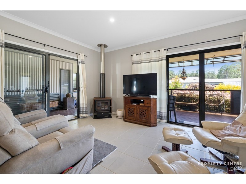 15 Banksia Street, Russell Island QLD 4184