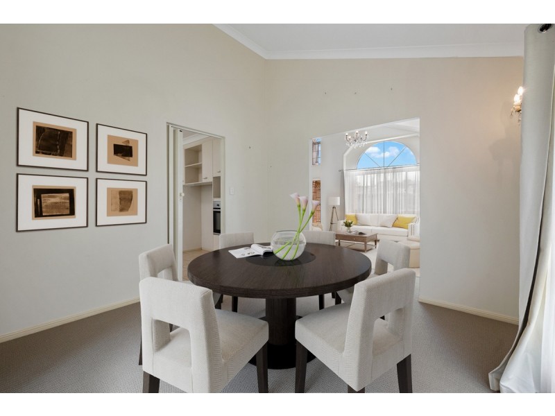 10 Tulipwood Drive, Birkdale QLD 4159