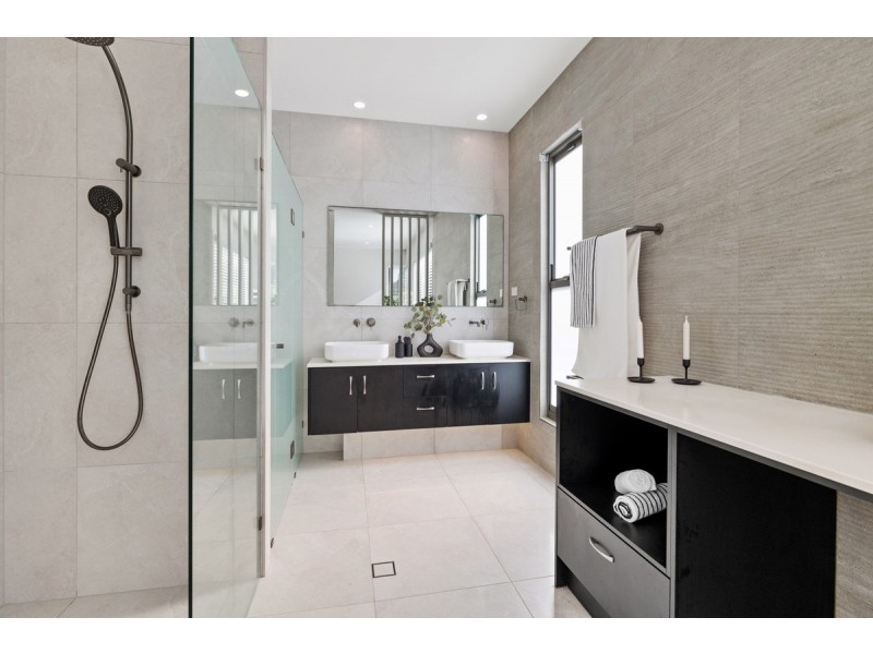 2/5 Paxton Street, Cleveland QLD 4163