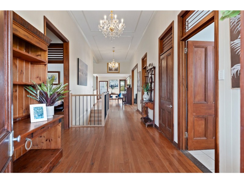 10 Roger Street, Birkdale QLD 4159