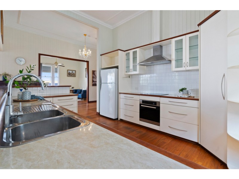 10 Roger Street, Birkdale QLD 4159