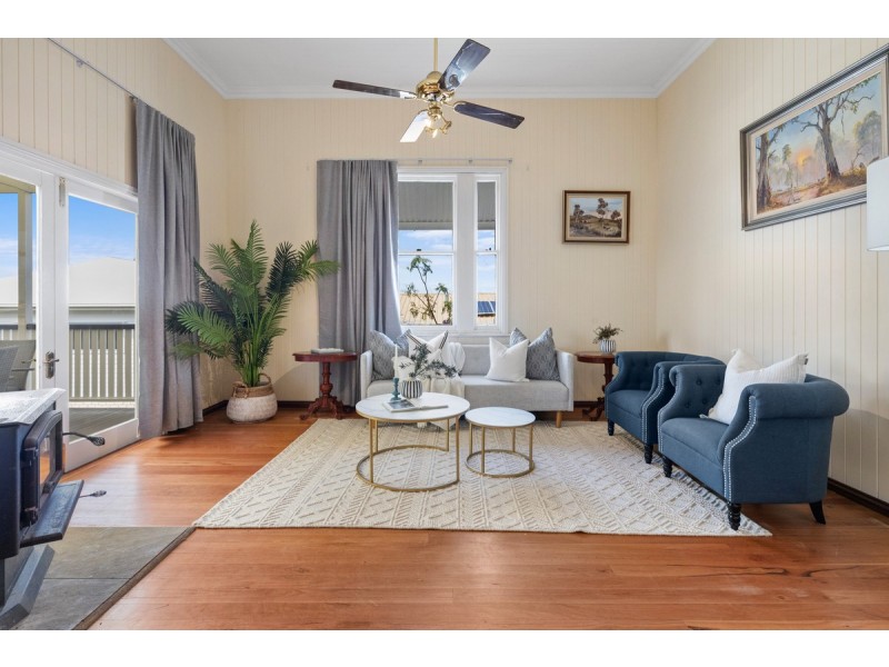 10 Roger Street, Birkdale QLD 4159