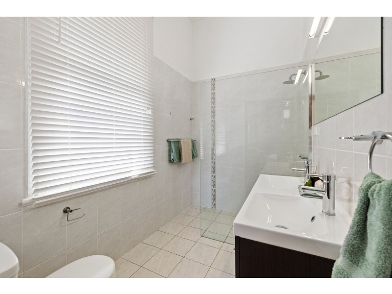 10 Roger Street, Birkdale QLD 4159