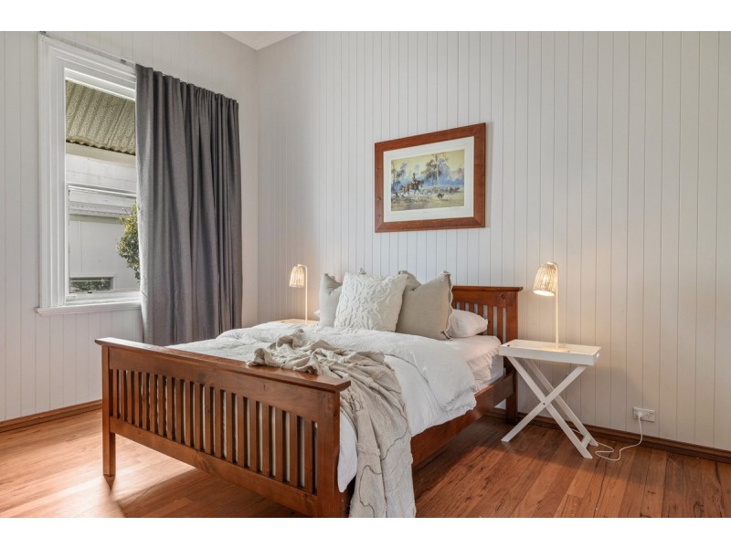 10 Roger Street, Birkdale QLD 4159