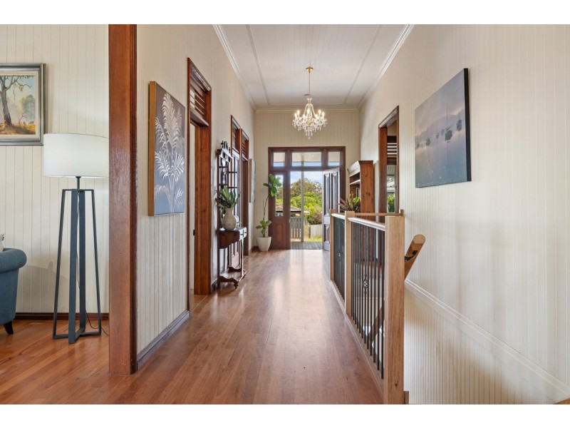 10 Roger Street, Birkdale QLD 4159