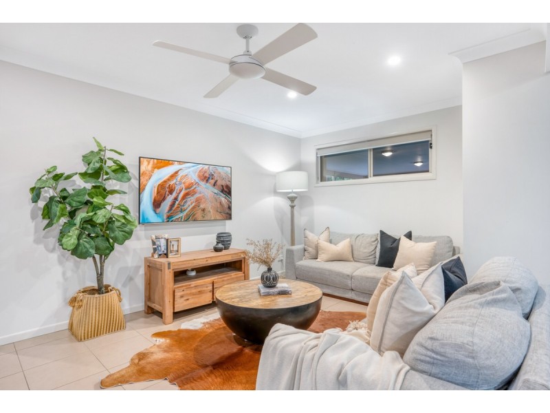 74 Dove Tree Crescent, Sinnamon Park QLD 4073