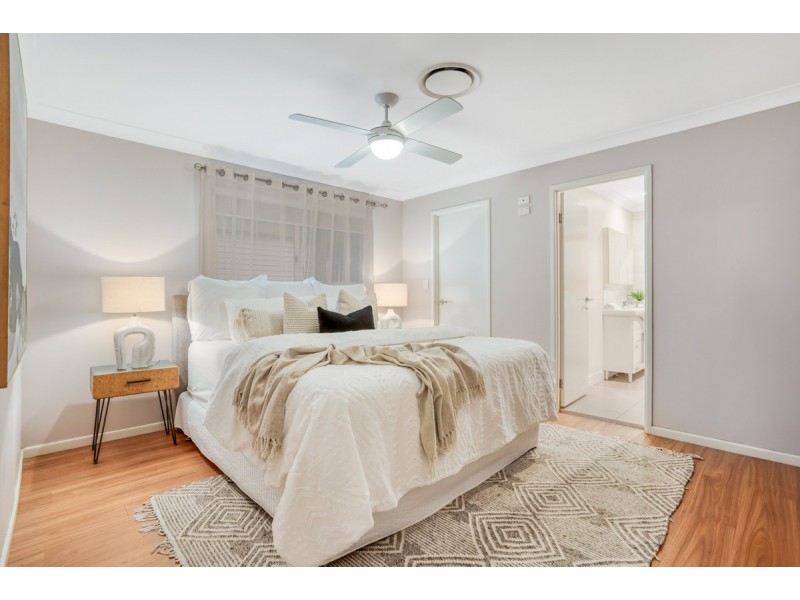 74 Dove Tree Crescent, Sinnamon Park QLD 4073