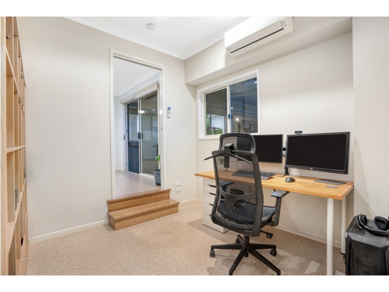 74 Dove Tree Crescent, Sinnamon Park QLD 4073