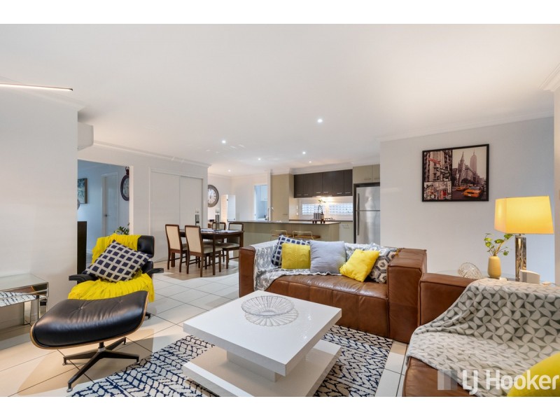 5 Lancaster Circuit, Redland Bay QLD 4165