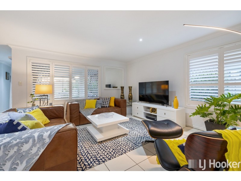 5 Lancaster Circuit, Redland Bay QLD 4165