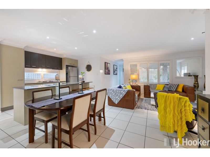 5 Lancaster Circuit, Redland Bay QLD 4165
