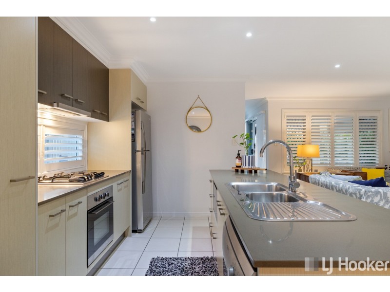 5 Lancaster Circuit, Redland Bay QLD 4165