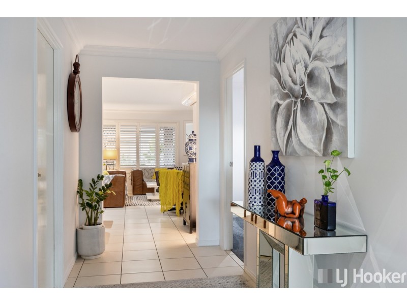 5 Lancaster Circuit, Redland Bay QLD 4165