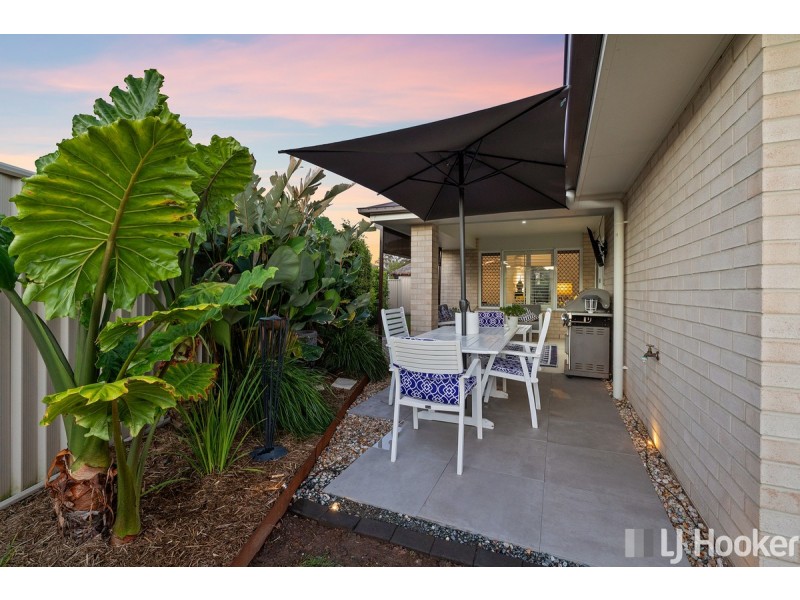 5 Lancaster Circuit, Redland Bay QLD 4165