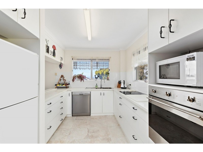 8/12 Queen Street, Cleveland QLD 4163