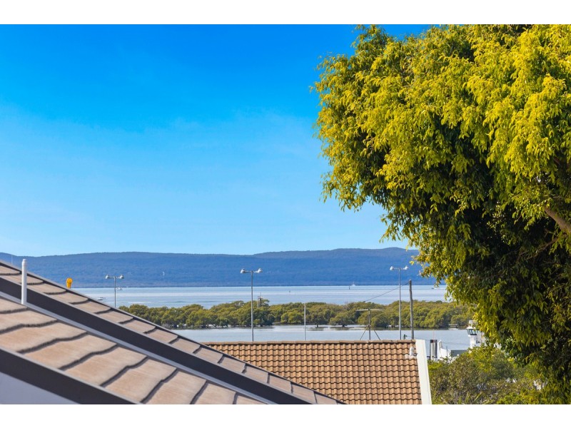 8/12 Queen Street, Cleveland QLD 4163