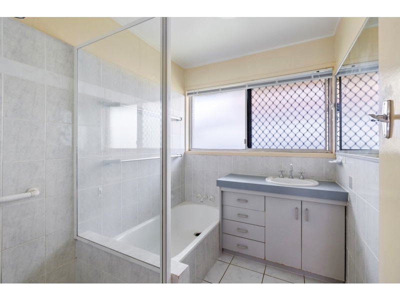 25 Fullerton Street, Birkdale QLD 4159