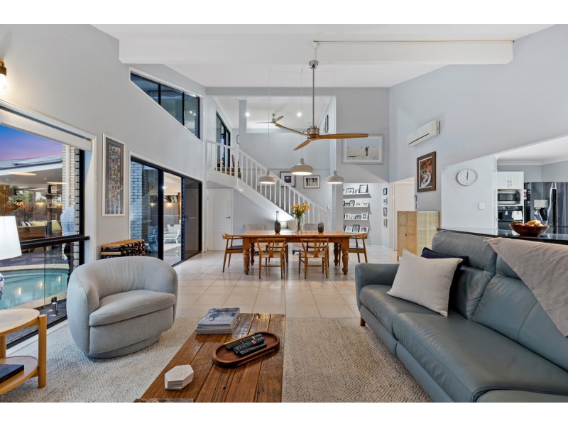 55 Spinnaker Circuit, Redland Bay QLD 4165