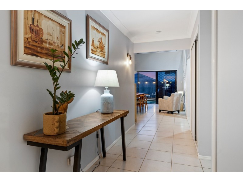 55 Spinnaker Circuit, Redland Bay QLD 4165