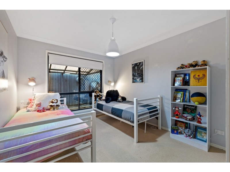 55 Spinnaker Circuit, Redland Bay QLD 4165