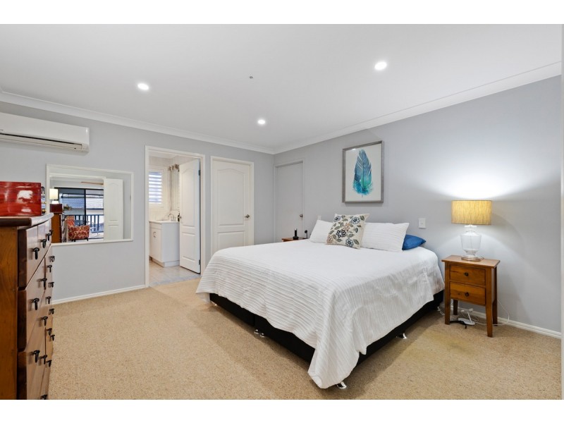 55 Spinnaker Circuit, Redland Bay QLD 4165