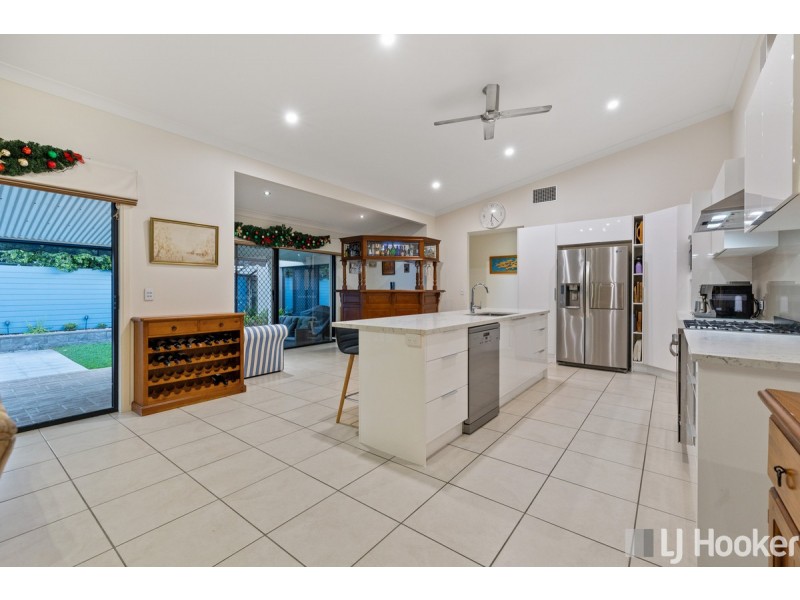 16 Reef Street, Thornlands QLD 4164
