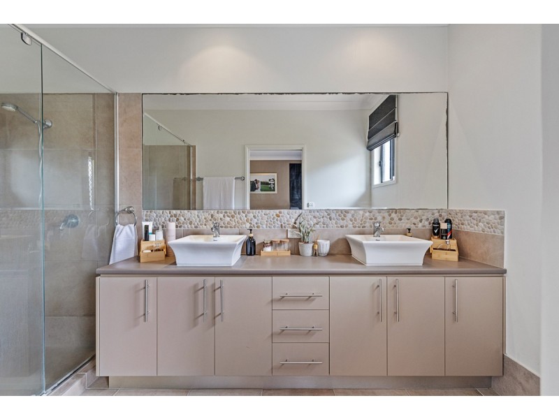 27 Gretchen Circuit, Thornlands QLD 4164