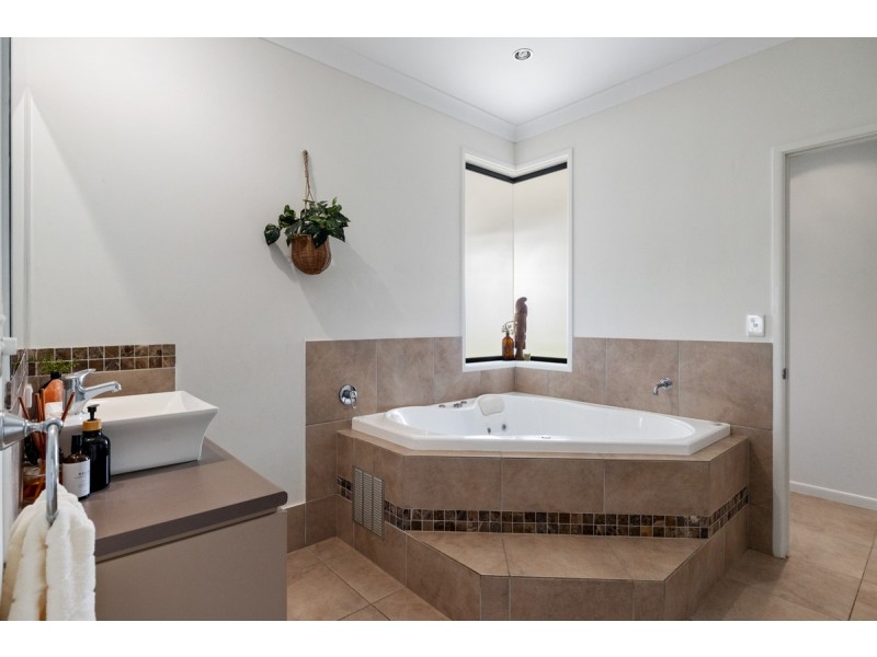 27 Gretchen Circuit, Thornlands QLD 4164