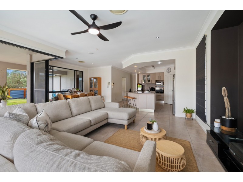 27 Gretchen Circuit, Thornlands QLD 4164