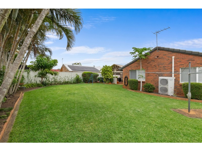 11 Minetta Street, Victoria Point QLD 4165