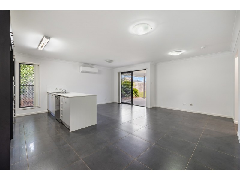 59 Bankswood Drive, Redland Bay QLD 4165