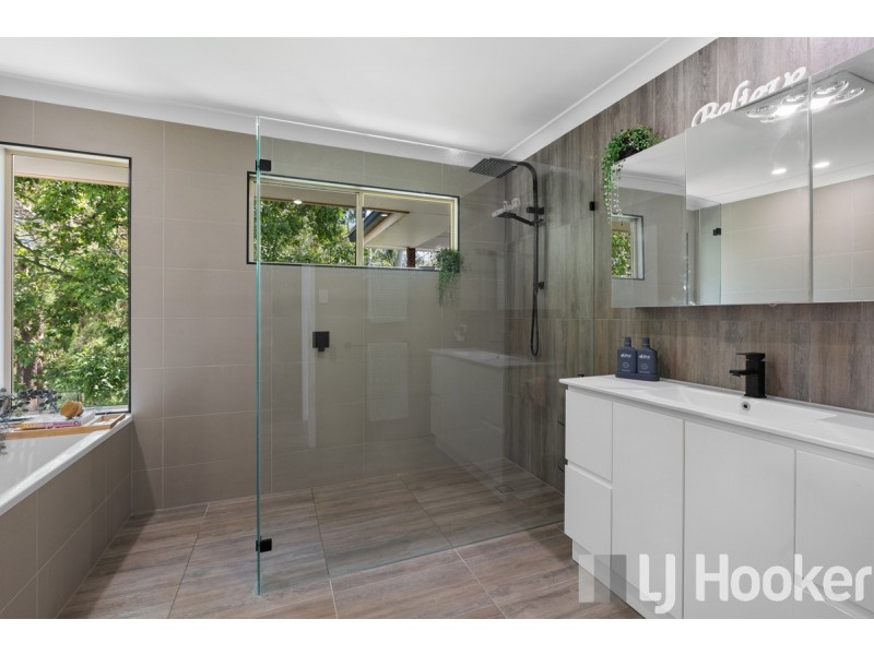 11 River Gum Close, Thornlands QLD 4164