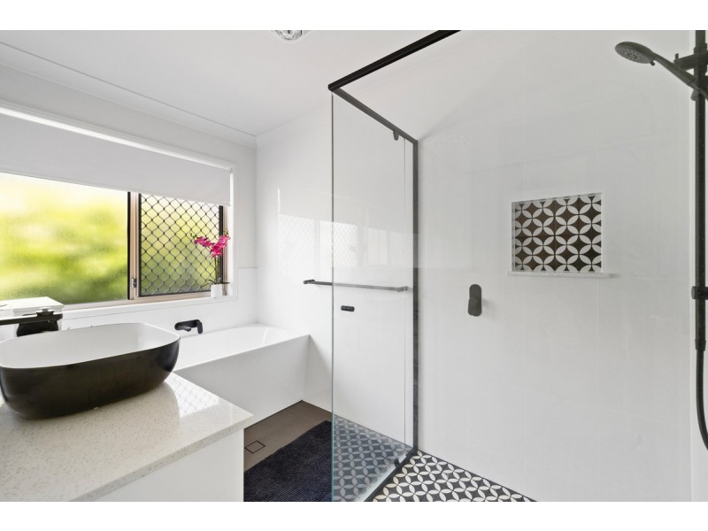 25 Lawn Terrace, Capalaba QLD 4157