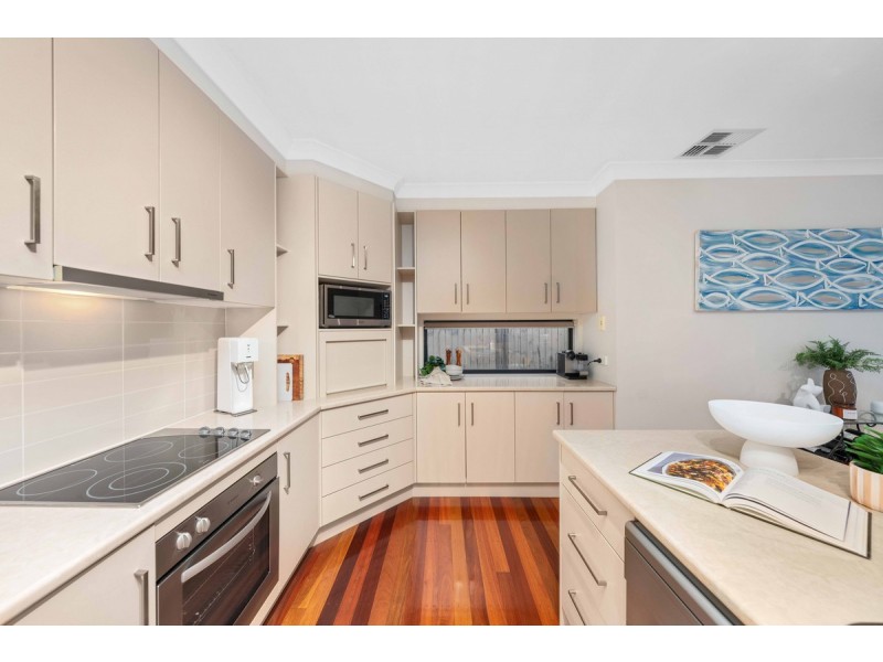 17 Riseborough Terrace, Cleveland QLD 4163