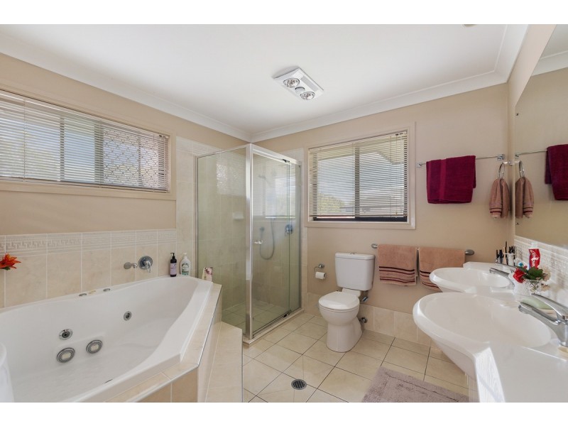 28 Seabrae Drive, Redland Bay QLD 4165