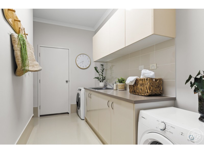 13 Kinsail Court, Raby Bay QLD 4163