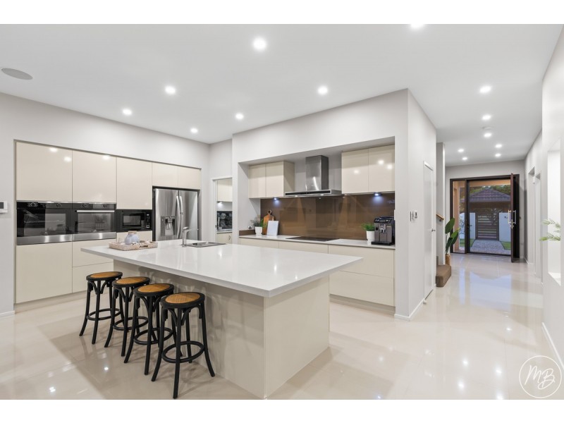 13 Kinsail Court, Raby Bay QLD 4163