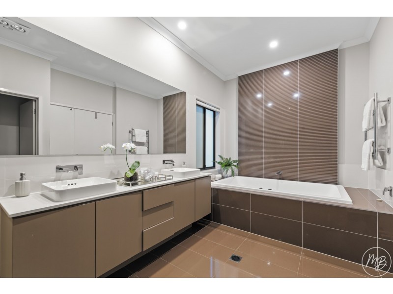 13 Kinsail Court, Raby Bay QLD 4163