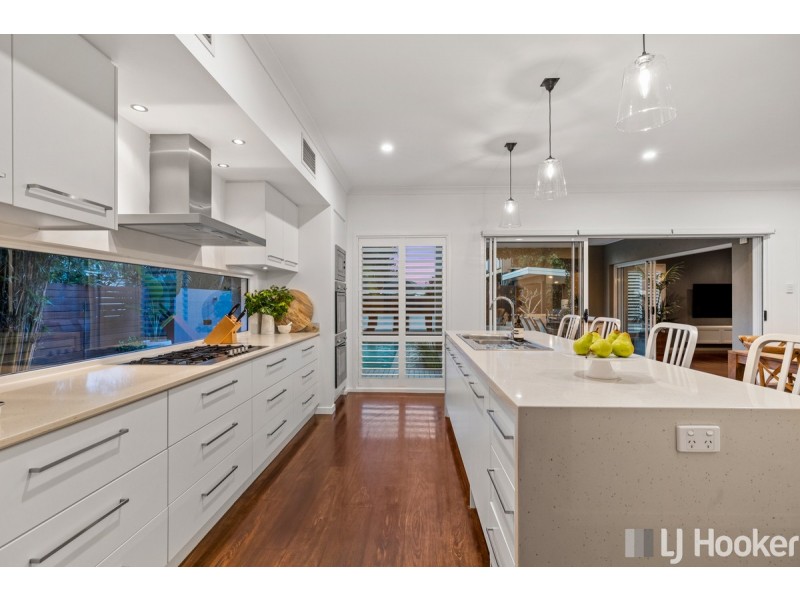 11 Melrose Court, Redland Bay QLD 4165
