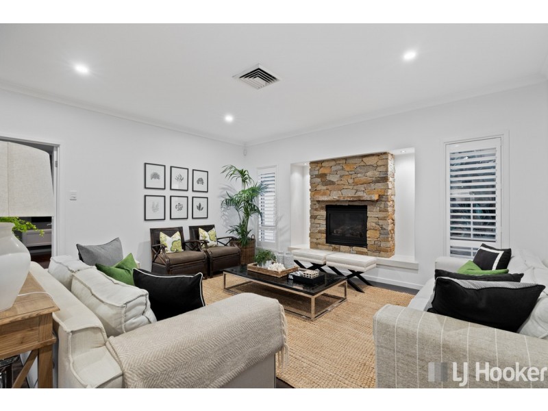 11 Melrose Court, Redland Bay QLD 4165