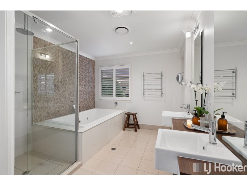 11 Melrose Court, Redland Bay QLD 4165
