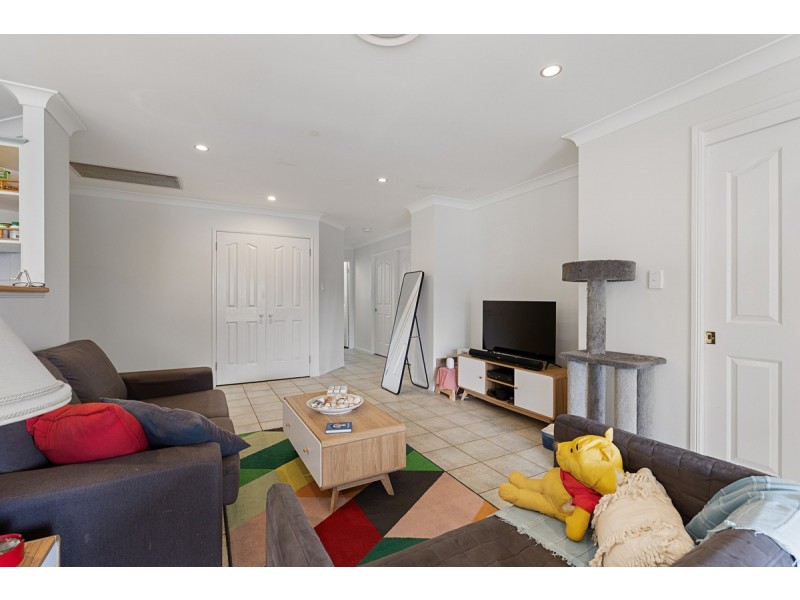 21 Leonard Street, Wellington Point QLD 4160