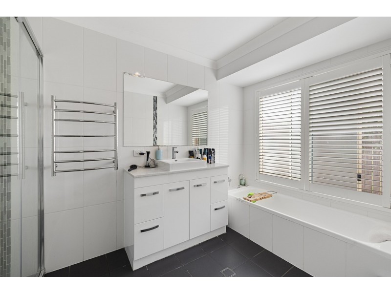 21 Leonard Street, Wellington Point QLD 4160