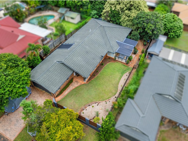 21 Leonard Street, Wellington Point QLD 4160